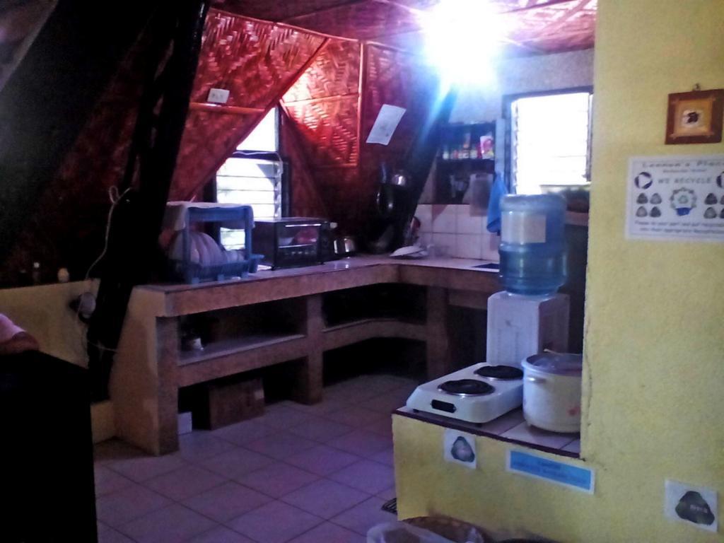 Lennon'S Place Backpacker Hostel Panglao Ruang foto