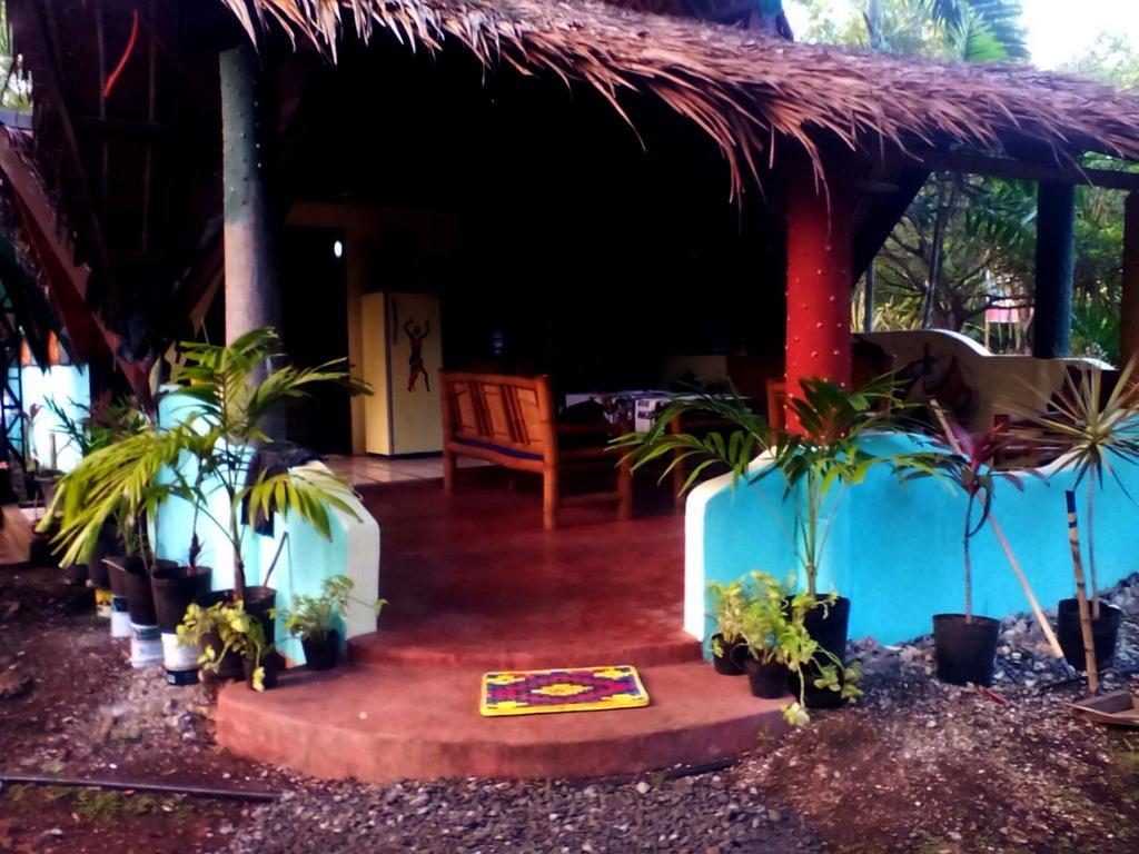 Lennon'S Place Backpacker Hostel Panglao Bagian luar foto