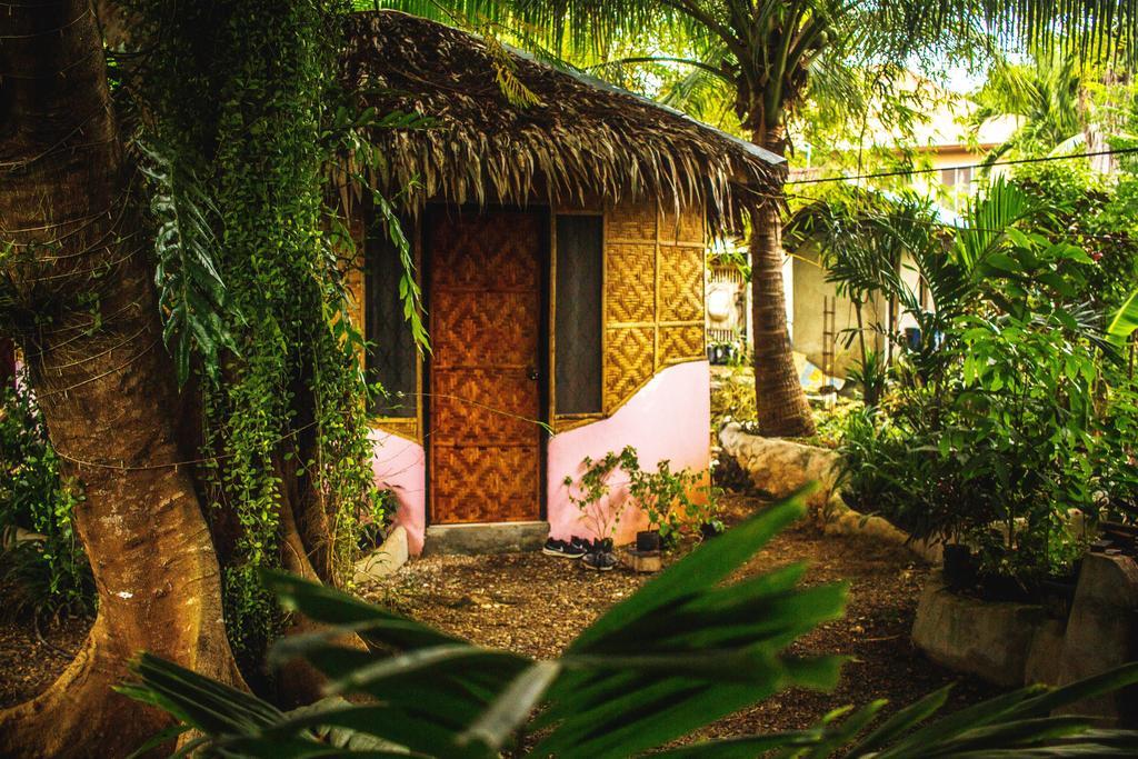 Lennon'S Place Backpacker Hostel Panglao Bagian luar foto